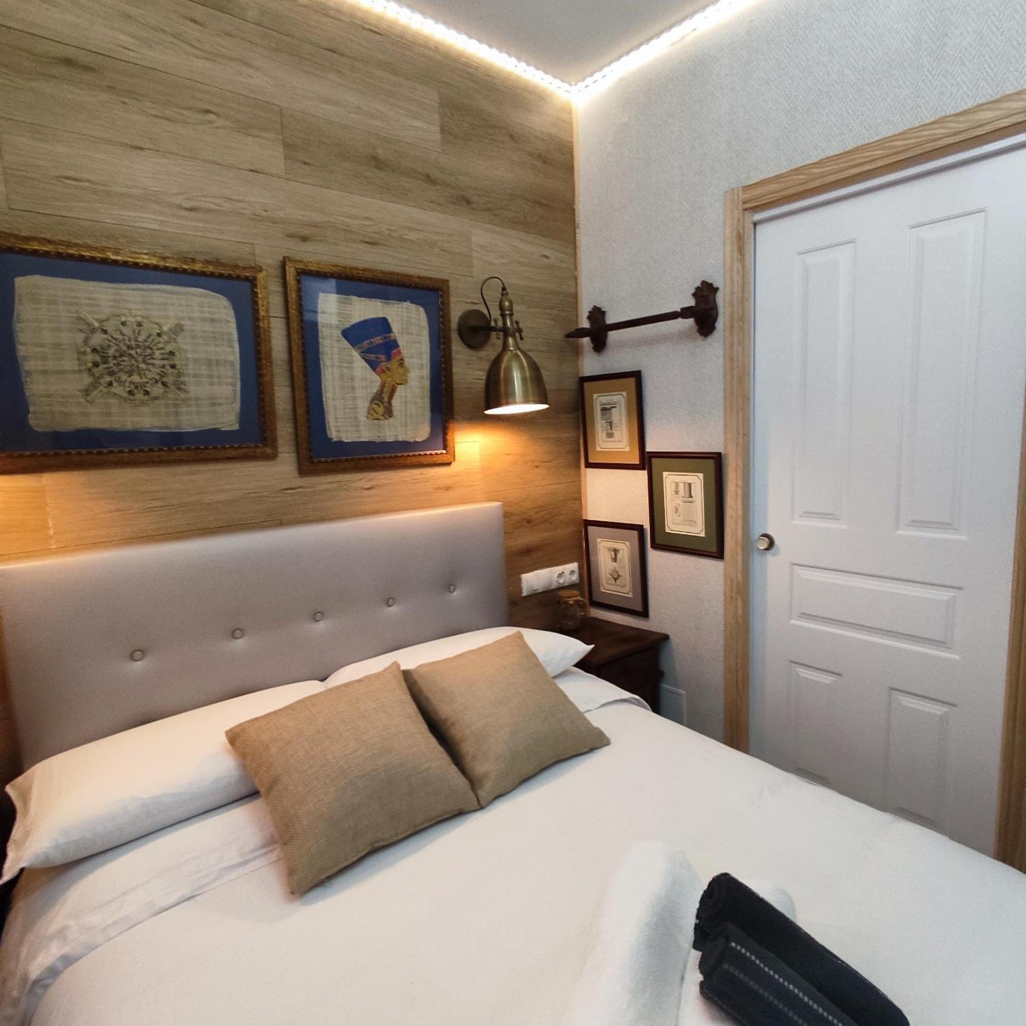 Studio Or Rooms With Private Bathroom Or Rooms With Shared Bathroom Barcelona Exterior foto