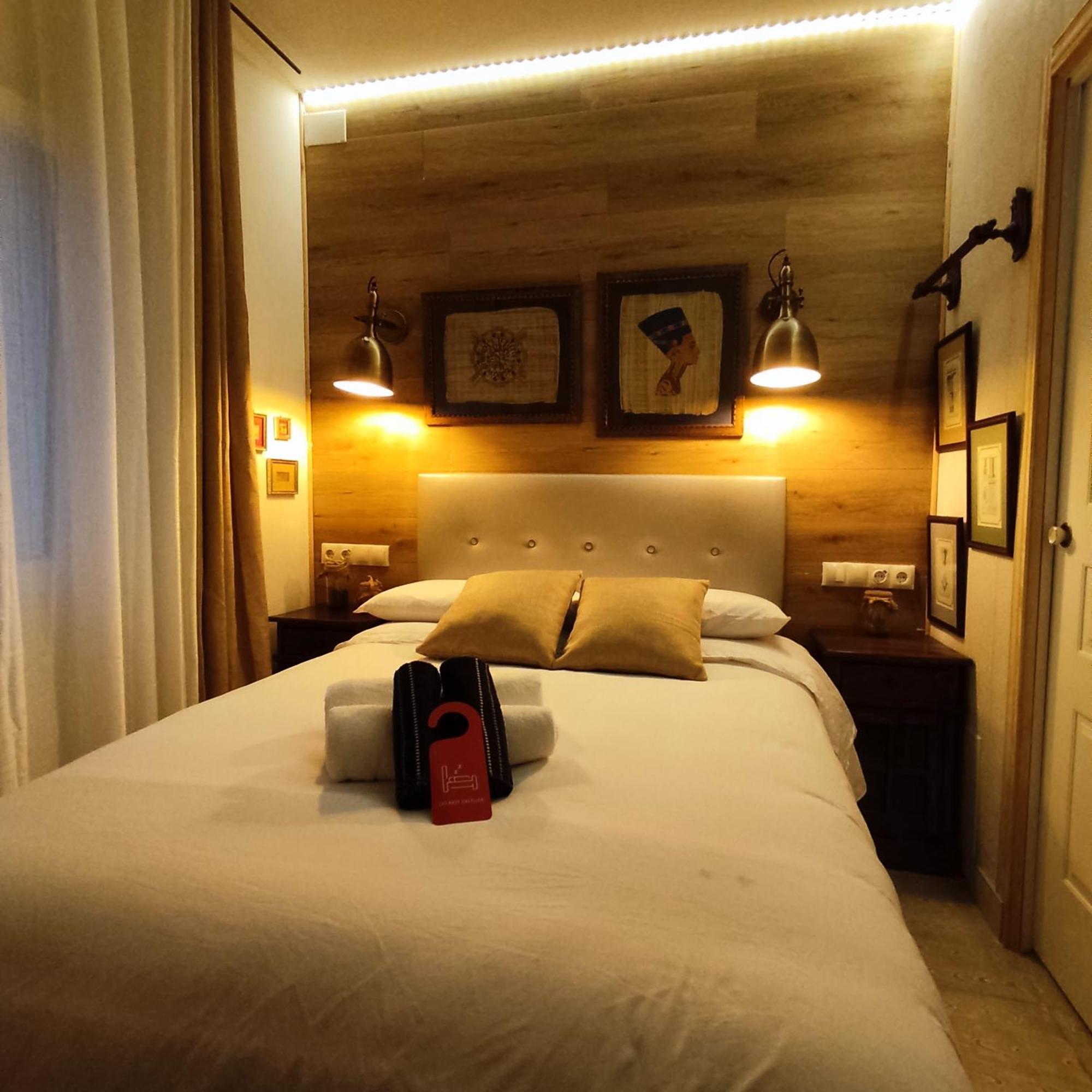 Studio Or Rooms With Private Bathroom Or Rooms With Shared Bathroom Barcelona Exterior foto