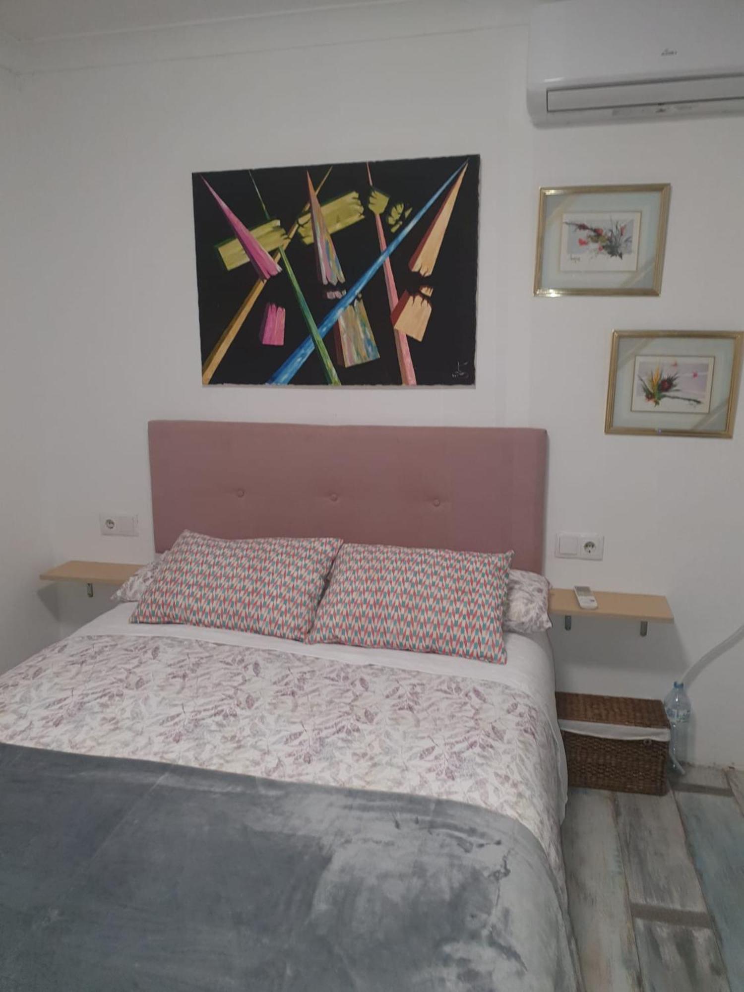Studio Or Rooms With Private Bathroom Or Rooms With Shared Bathroom Barcelona Exterior foto