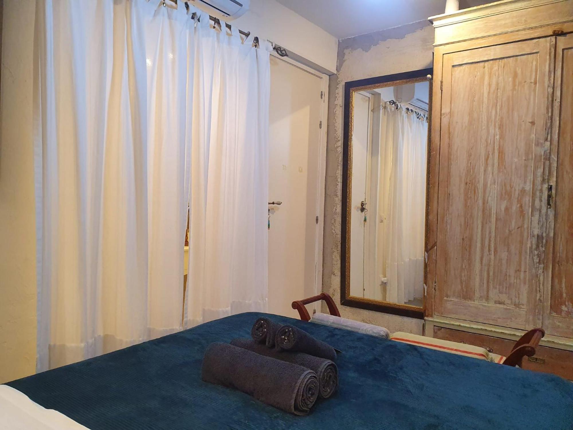 Studio Or Rooms With Private Bathroom Or Rooms With Shared Bathroom Barcelona Exterior foto