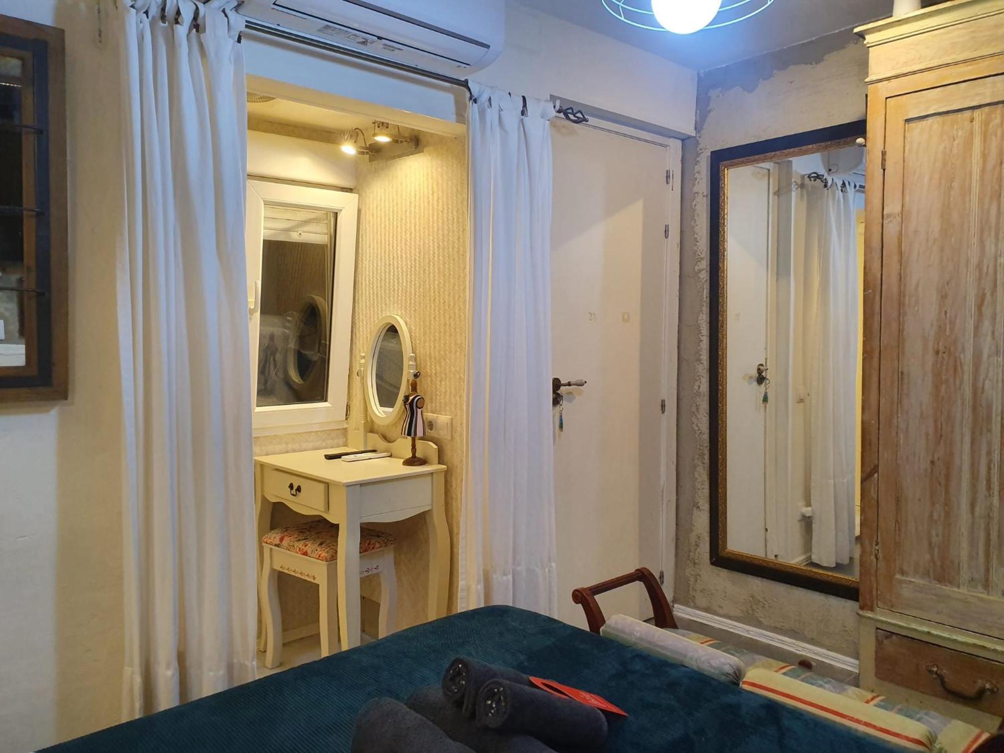 Studio Or Rooms With Private Bathroom Or Rooms With Shared Bathroom Barcelona Exterior foto